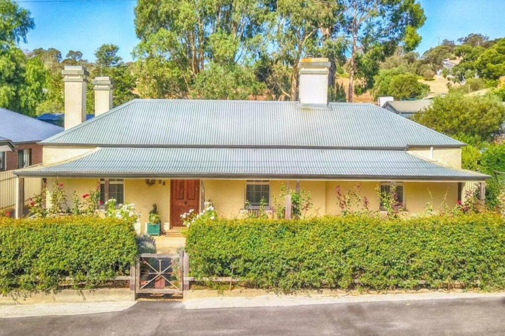 Holiday home Barossa Valley's Captain Rodda's *